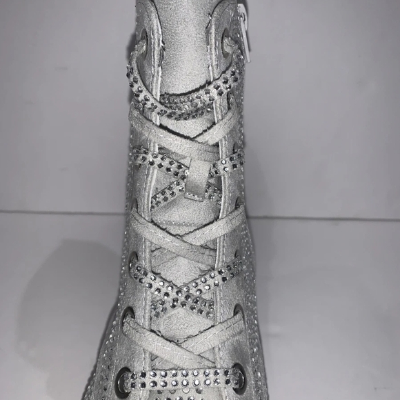 Stylish Gray Women's Boots - Picture 3 of 8